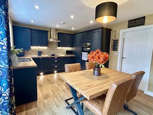 Kitchen/Diner- click for photo gallery